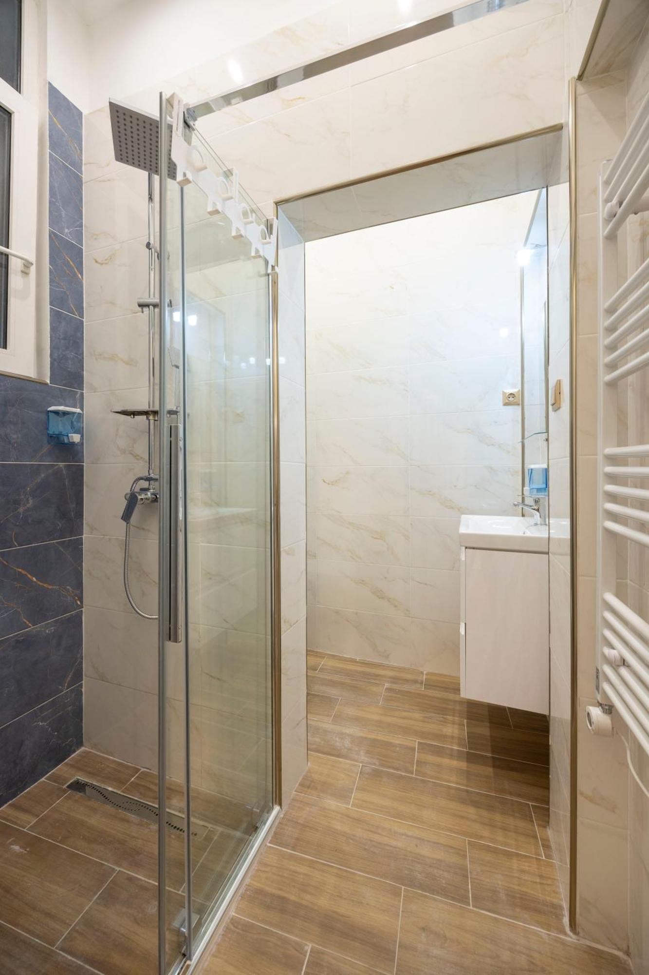 Exclusive Downtown Quentin Residence By Prestige Homes بودابست المظهر الخارجي الصورة
