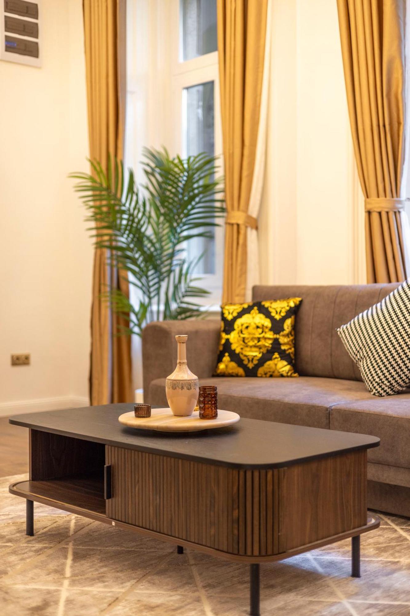 Exclusive Downtown Quentin Residence By Prestige Homes بودابست المظهر الخارجي الصورة